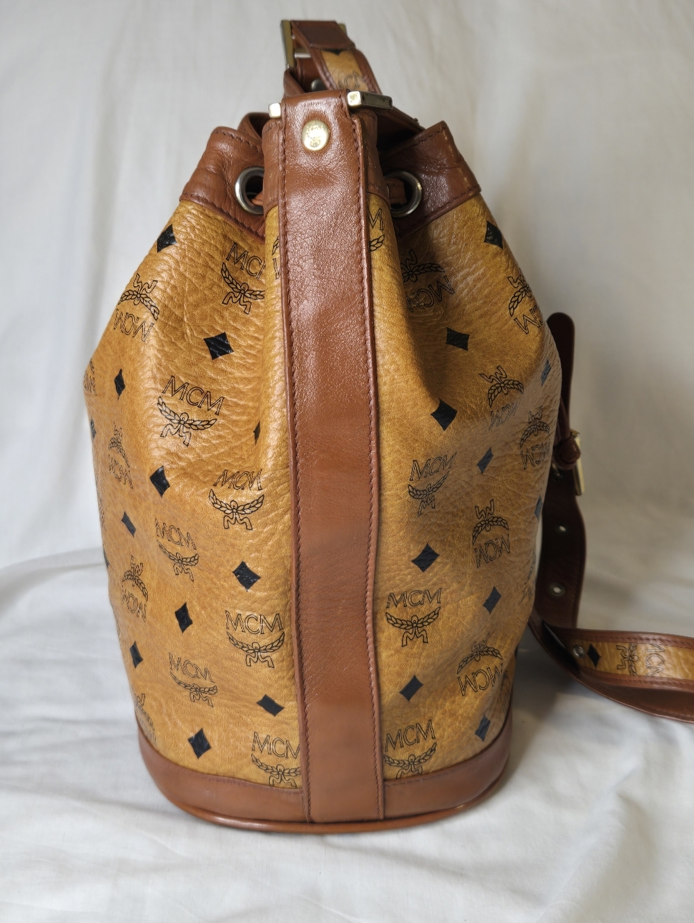 MCM Visetos Cognac Drawstring Bucket Bag With COA - Picture 4 of 16